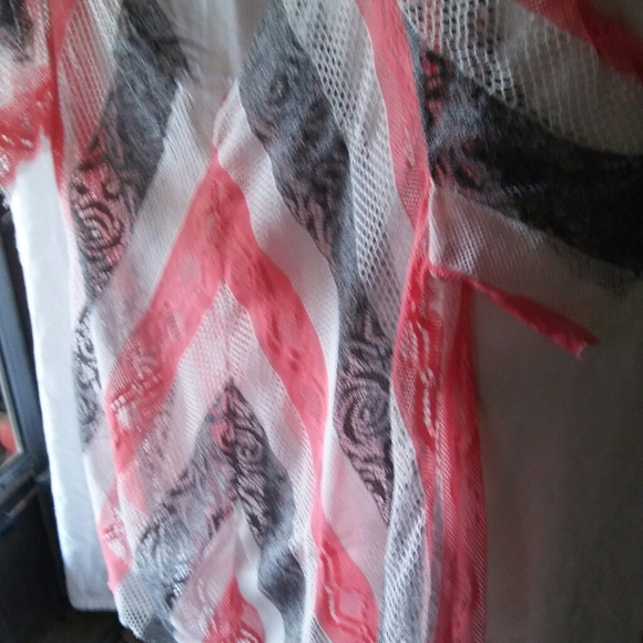 One of a kind . Size 1x top - Picture 1 of 2